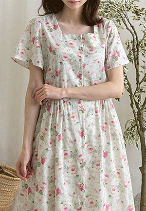 [單獨特價商品] 玫瑰花 方形 捏褶 連衣裙